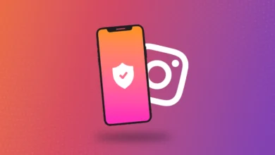 Instagram takipçi hizmetlerinin güvenilirliğini temsil eden onay işaretli telefon ekranı