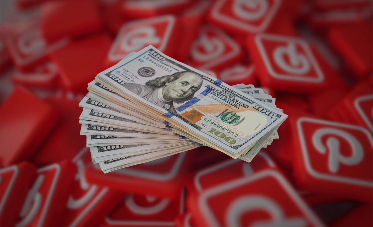 Pinterest üzerinden elde edilen geliri temsil eden nakit para fotoğrafı