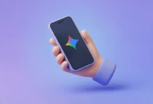 Akıllı telefon ekranında Google Gemini AI logosu ve mobil uygulama konsepti.