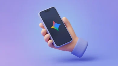 Akıllı telefon ekranında Google Gemini AI logosu ve mobil uygulama konsepti.