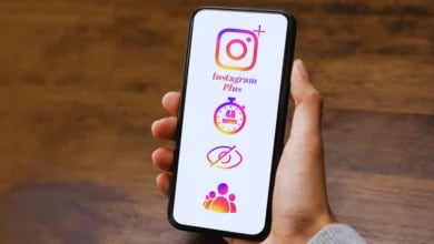 Telefon ekranında Instagram Plus yazısı, 48 saat kronometresi, üzeri çizili göz ve kullanıcı simgeleri.