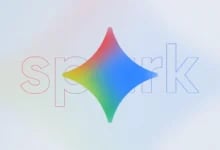 Açık renkli arka planda renkli ışıltı simgesi ve arkasında "spark" yazısı.