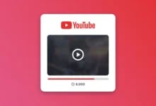 YouTube logosu, video oynatma simgesi ve altında 8.000 sayısı yer alan video oynatıcı arayüzü.