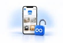 Açık mavi arka planda Facebook Marketplace arayüzü açık akıllı telefon ve yanında Meta logolu açık asma kilit.