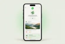 Açık yeşil-bej arka planda WhatsApp kanal arayüzü açık akıllı telefon ve doğa temalı kanal akışı.